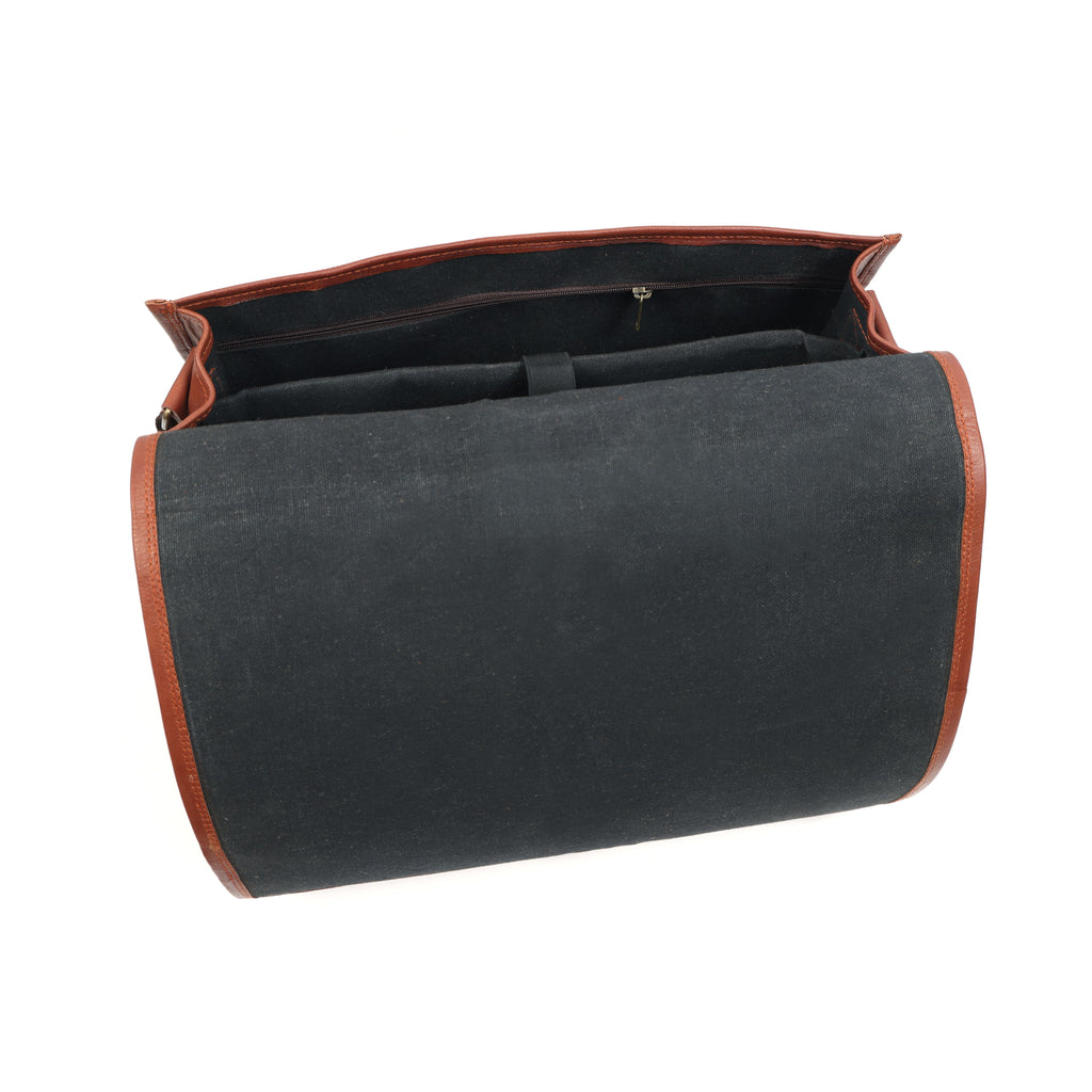 Yangtze Leather Messenger Bag