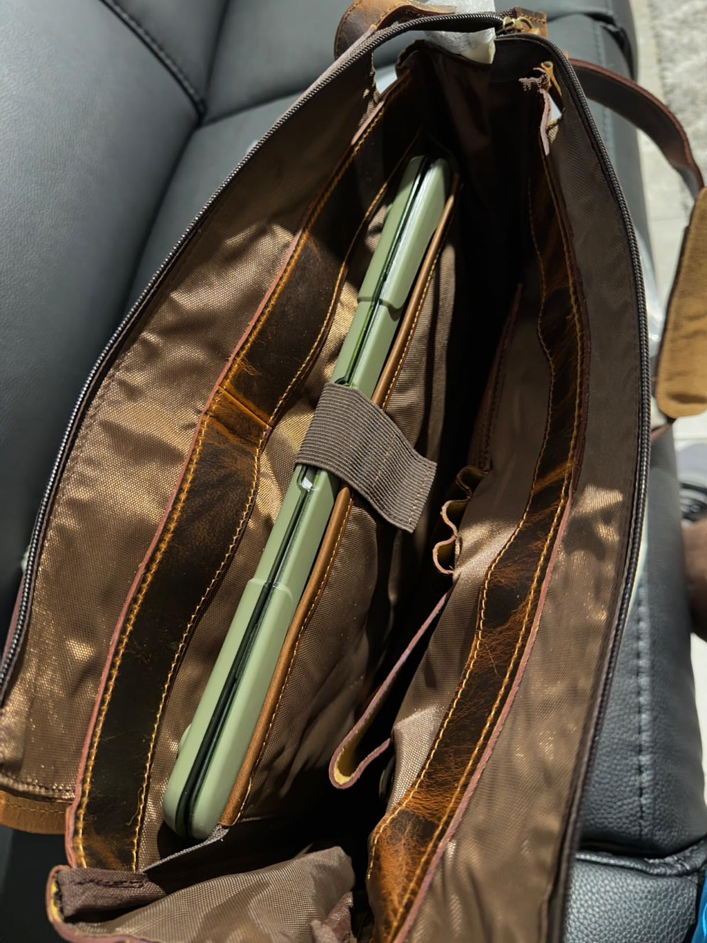 Retro Buffalo Leather Messenger Bag (Dark Brown)