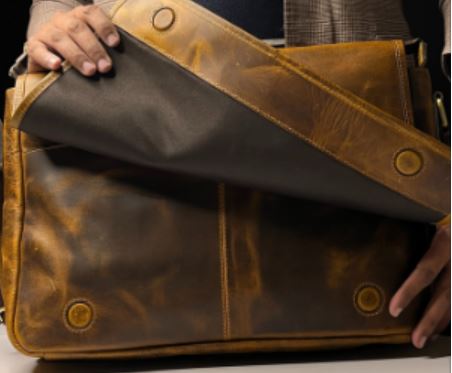 Handmade Genuine Leather Messenger Bag (Brown)